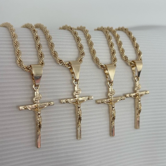 Small Cross Pendant With Rope Chain (Gold Plated) - Picture 2 of 3